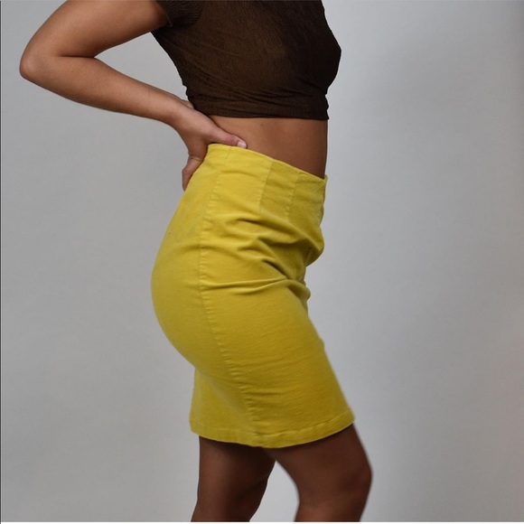 Yellow corduroy skirt - Picture 2 of 3